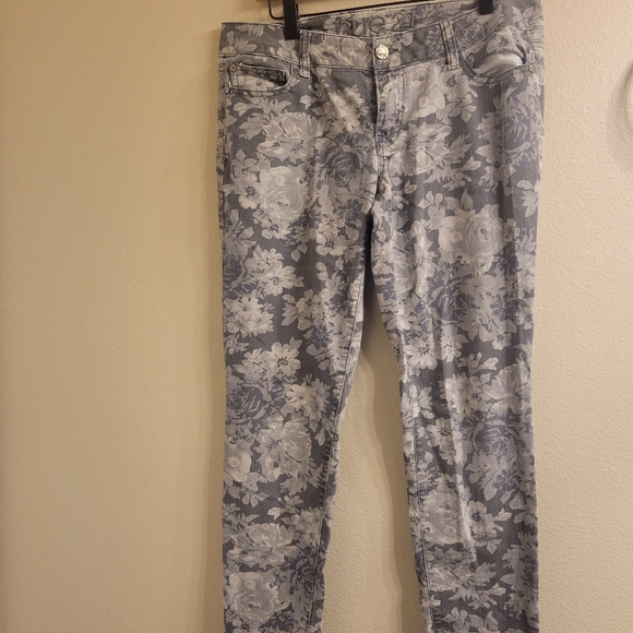 Rue21 Denim - Floral print skinny jeans